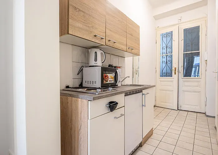 Διαμέρισμα Modern Comforts: Chic Centrally Located Βιέννη